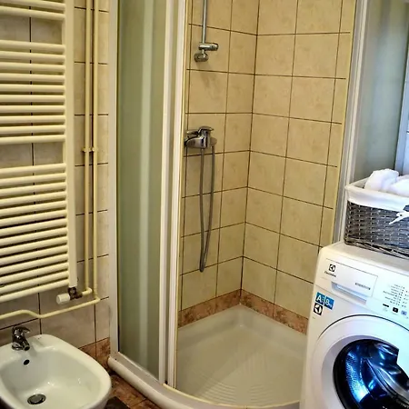 Amphitheatre 아파트